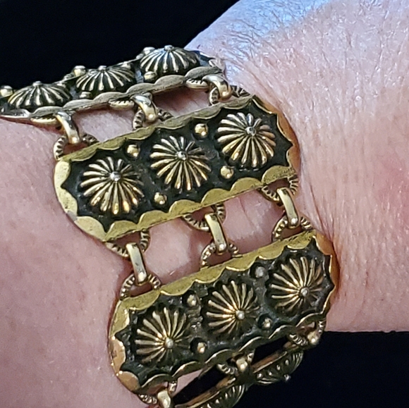 Wide Vendome Bracelet Columned Flower Sunburst Heavy Gold Tone Boho 60's 70's - Picture 11 of 11